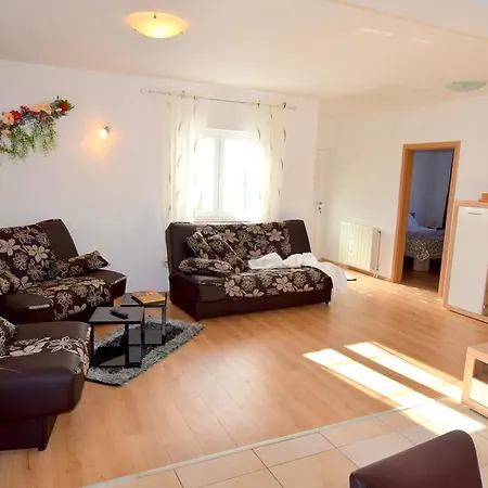 Celebrini Apartament Malinska