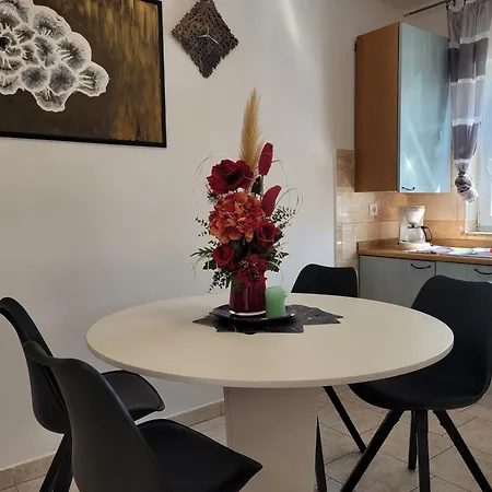 Celebrini Apartment *