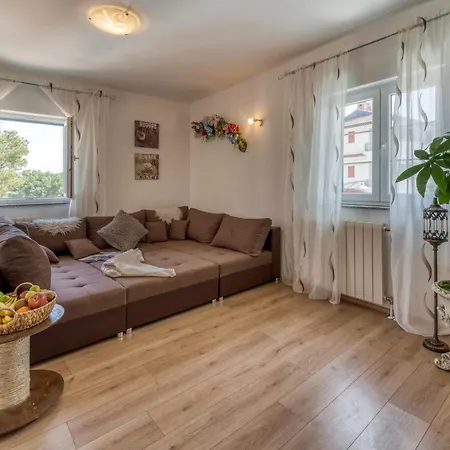 Celebrini Apartament Malinska